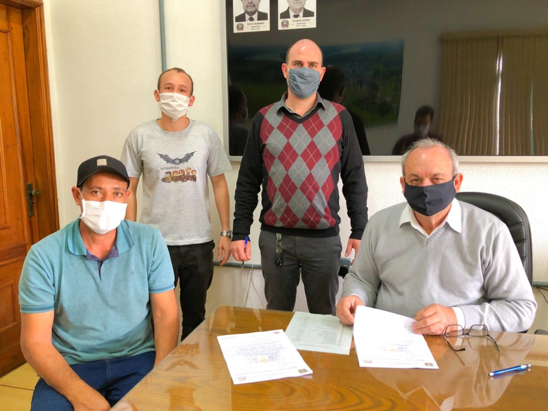 ASSINADO CONTRATO PARA OBRAS DE CALÇAMENTO